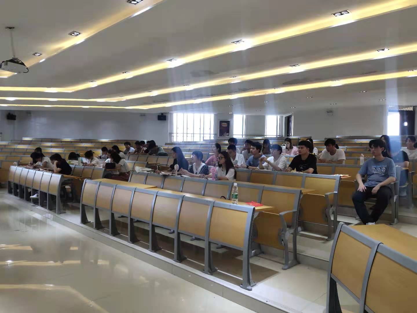 正在上传...