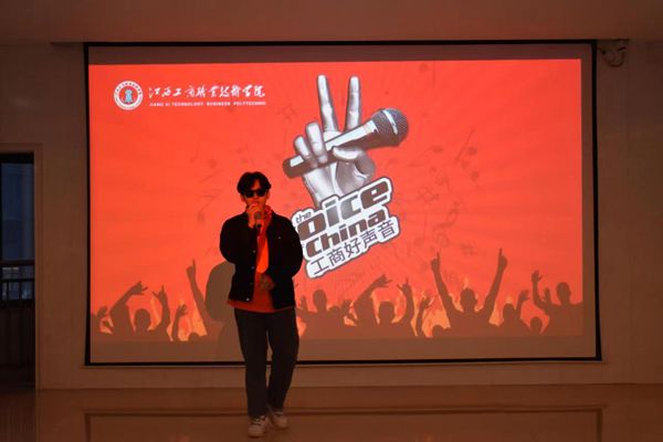 正在上传...