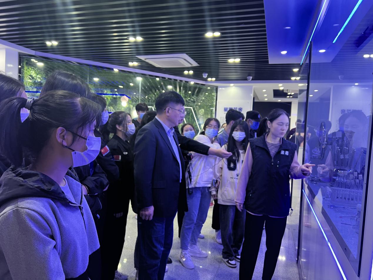 正在上传... 正在上传...