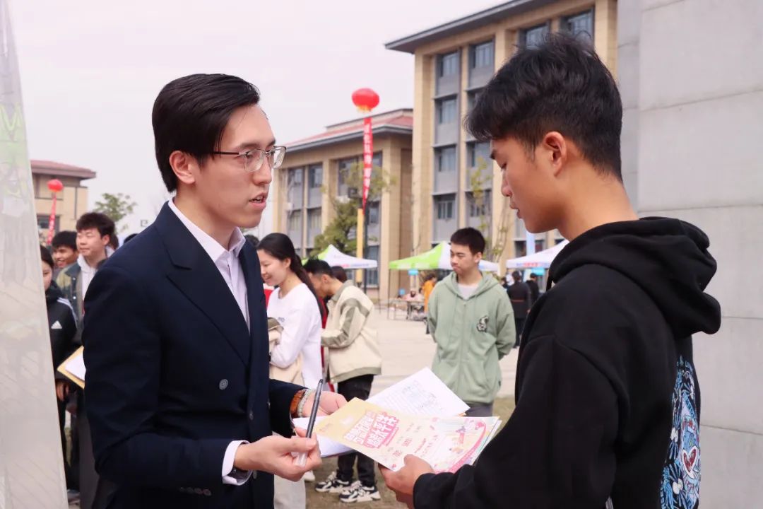 正在上传...