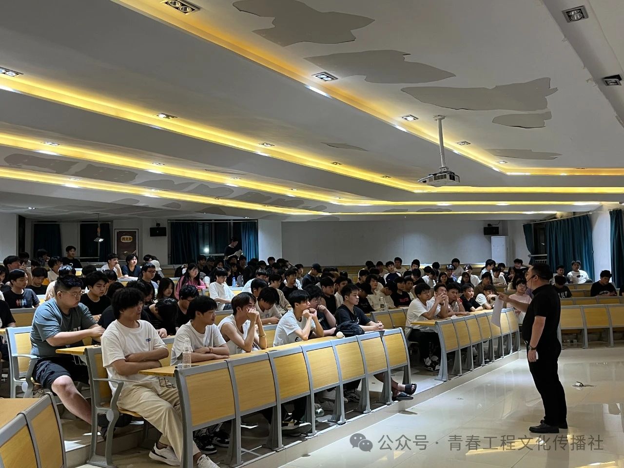 正在上传...