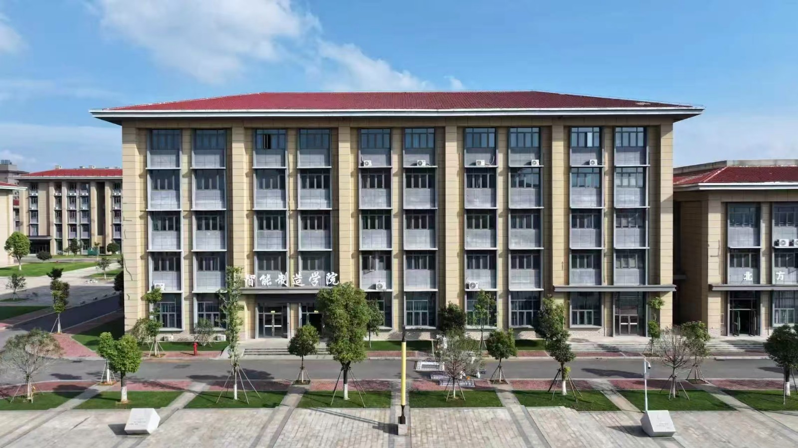 1773647587958532.jpg 学院正门.jpg